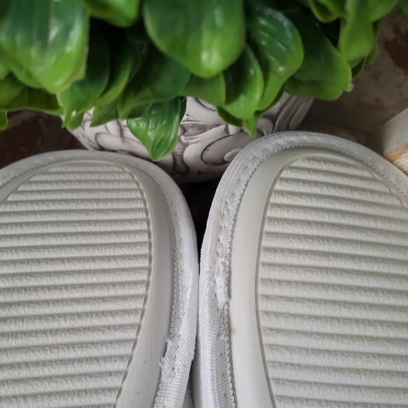 Woman's plush cozy slippers "BRIDE" - Picture 2 of 2